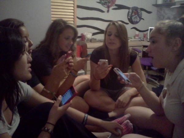 lindsay_web's tweet image. too bad im the only one here without an iphone #iphoneless