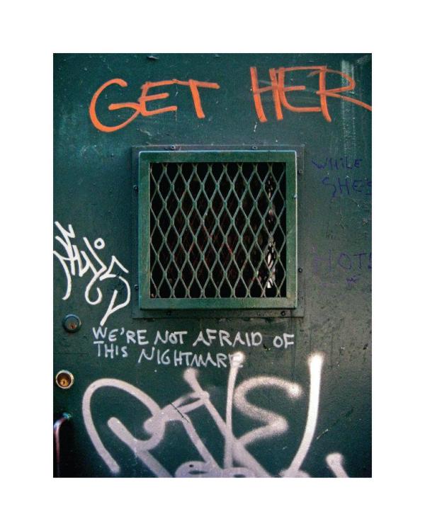 CurbsideGoods's tweet photo. Green door http://t.co/4OJUgV35