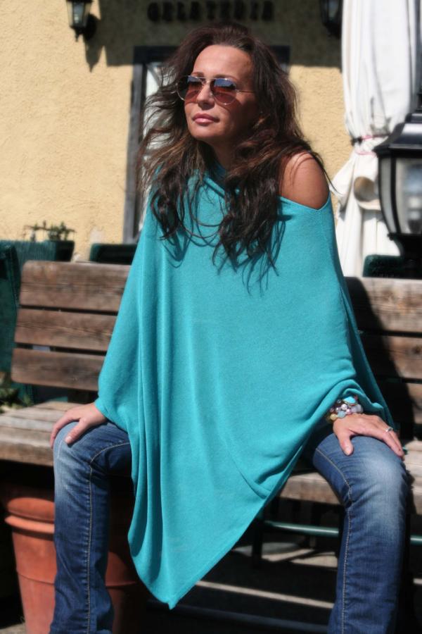 LEOPOLDACASHMER's tweet photo. Non potete affrontare l'estate senza un meraviglioso #poncho in lino... date un occhio alla foto ;) http://t.co/8WEw5i6m
