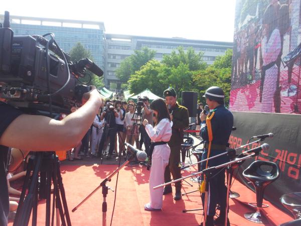tosio0214's tweet photo. 지금 워프게임하느라 숙대가 시끌시끌거려요~ 아삼인와서 더 그런듯ㅋㅋㅋ http://t.co/lXidutKc