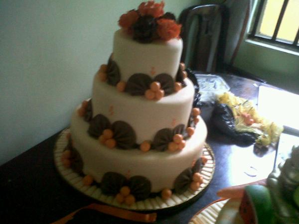 WemblyStores's tweet image. 3-tiers of yummy!