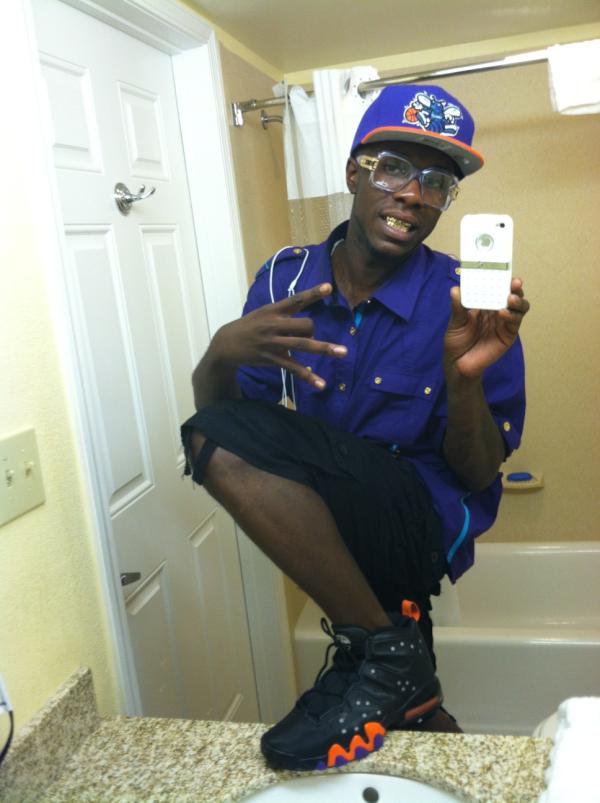 5upremeBoyFre5H's tweet photo. #outchea http://t.co/f4slF1Ub