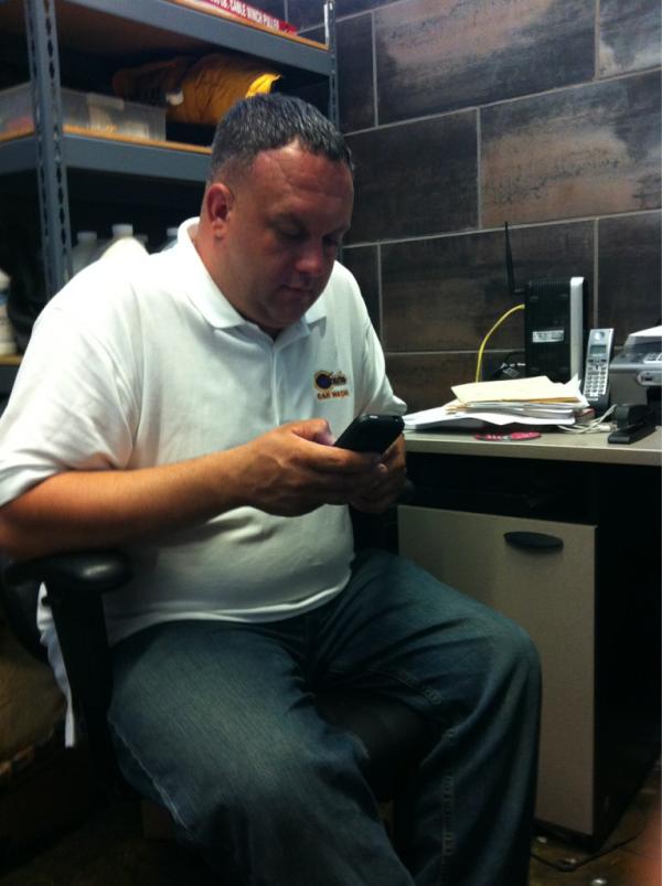 realChelseaByrd's tweet image. My clients text in meetings!! #badclient