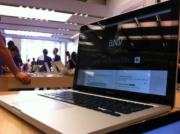 RussellJCashman's tweet photo. At the Apple store converting all homepages to #Bravenewventure @Bravenewventure We are the Future, we are Secret. http://t.co/Eu9BhIy2