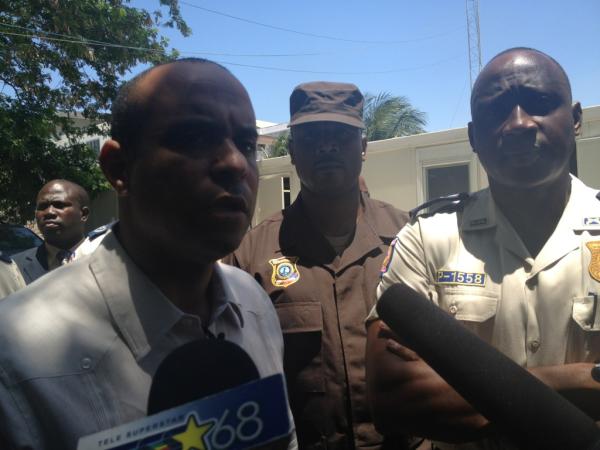 LaurentLamothe's tweet photo. [PHOTO]
Rencontre avec les médias
#haiti #transparence #securite #GIPNH http://t.co/cq4LcrA8