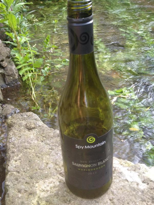 Heritagecellar's tweet image. Friday evening sun setting feet in the stream glass of #SpyValley Sauv Blanc 2011 fresh crunchy perfect