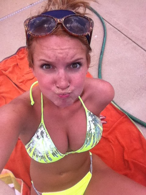 shlibpants's tweet image. This for you... #poolpic #😝 @annabledsoe