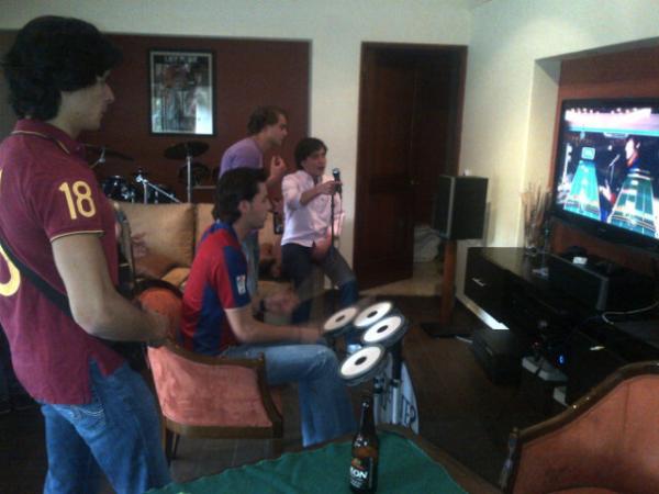 @max_probst <a href="/Jpyarto/">Juan Pablo Yarto</a> <a href="/EmilioCuevas/">Emilio Cuevas</a> <a href="/tono_mtzb/">Toño Martinez Baez</a> <a href="/mark_wbksh/">Mark WH</a> #The Beatles