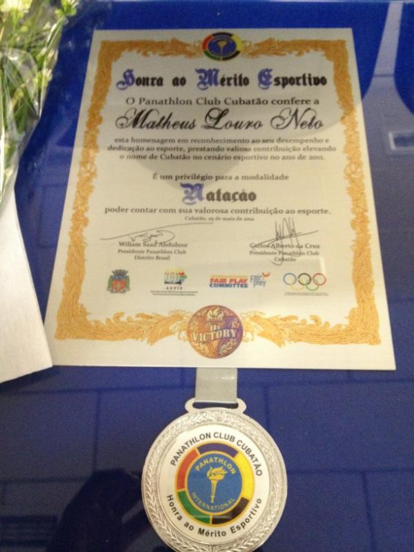 MatheusLouro's tweet photo. Prêmio mérito esportivo! http://t.co/lATLwRkw