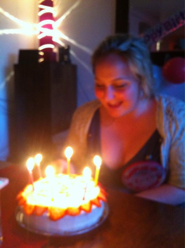 AliceCrutt's tweet photo. Happy birthday @99mharris http://t.co/psHOkDUV