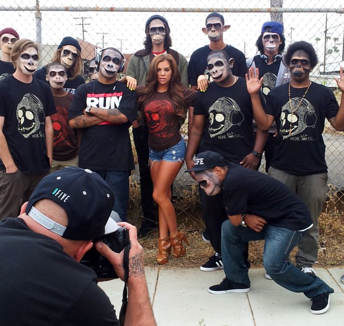Shooting for Skull Candy Apparel today w/ these crazy monkeys 😳🐒 http://t.co/KA2c7uoi<a href="/tag/throwbackthursday"class="tags"><span>#throwbackthursday</span></a>