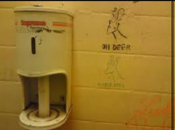 BathroomArtt's tweet photo. Oh Deer.... http://t.co/lt6bmqRR