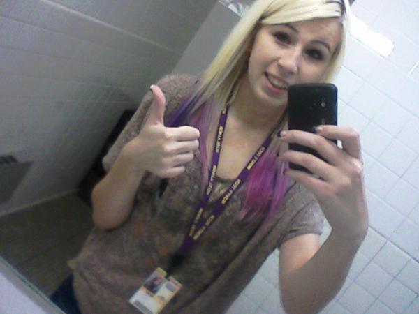 ariellyb00's tweet image. #Skippingclass #woo