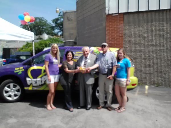 PerplexusTour's tweet image. Us with the Mayor of Cedarhurst, the store owners of #latoys, and #perplexuslexus #perplexustour