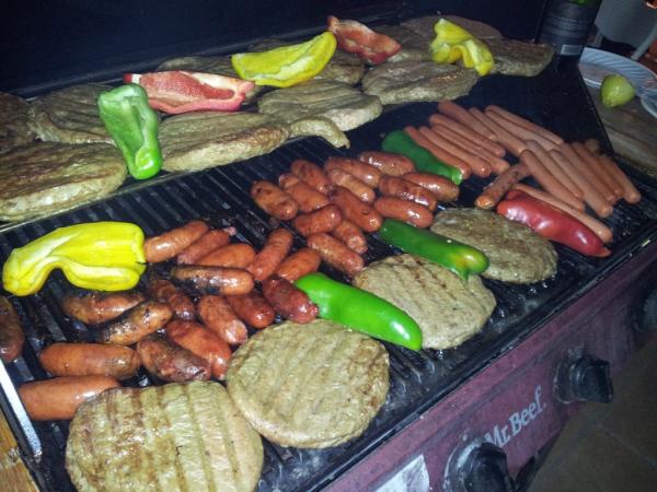 tinxito's tweet image. @neuralis Asado con todo el team de #Neuralis :D  \\ inviten je! Salu2