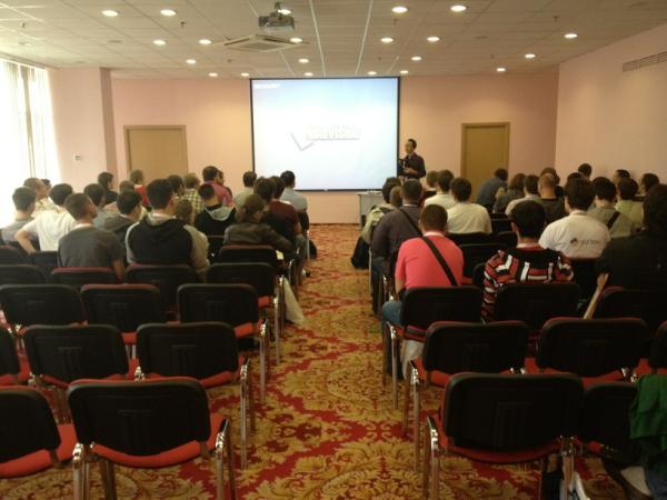 riffm's tweet image. Дмитрий Лебедев выступает в секции #python #devconf_ru