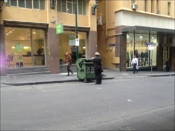 The city of Melbourne - where even dumpsters get fines for breaking parking rules #bureautrash