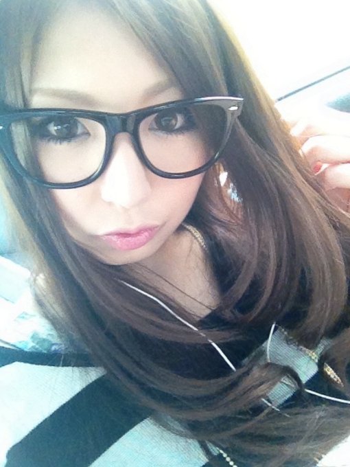 今日わこれから地元の友達の家にお泊り会してくるよ(ू&bull;‧̫&bull;ू⑅)久々に会うから楽しみー♪  ちなみに、写メわ少し前に撮ったやつです★ http://t.co/qVSE1Bi7