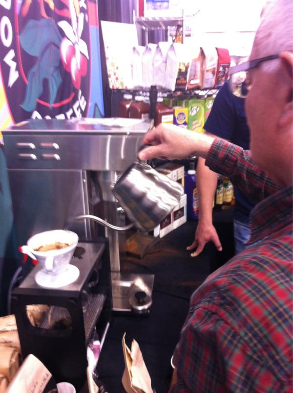mt_co_coffee's tweet image. #handpour Columbia la Argentin Microlot #CoffeeFest