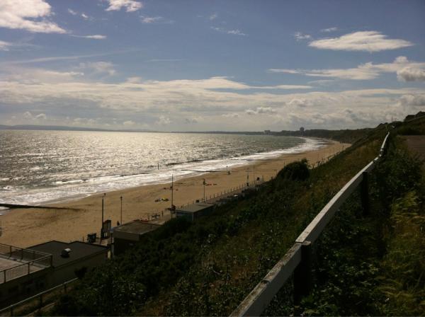 HadleyBear's tweet image. Just chilling in Bournemouth before my gig at Wimborne Folk Festival
