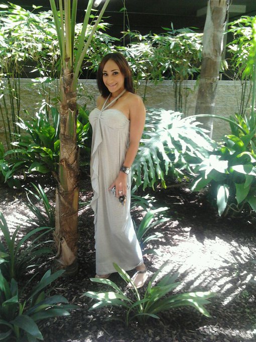 Lola James’s pics and videos