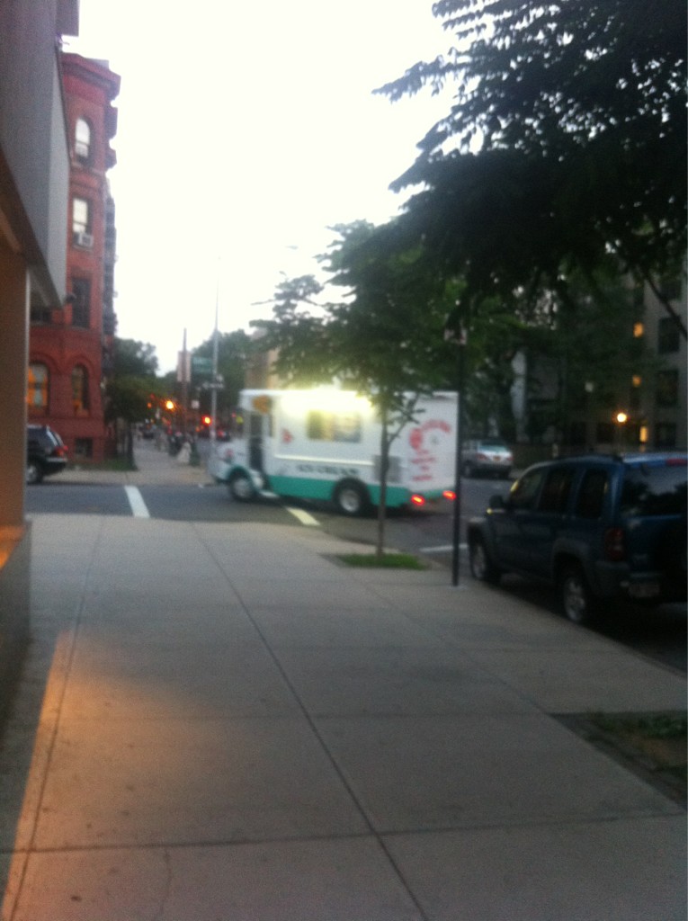 Jessica Kantor The Sound Of This Ice Cream Truck Is Really Creepy Koolman Http T Co Pdm8iz6d