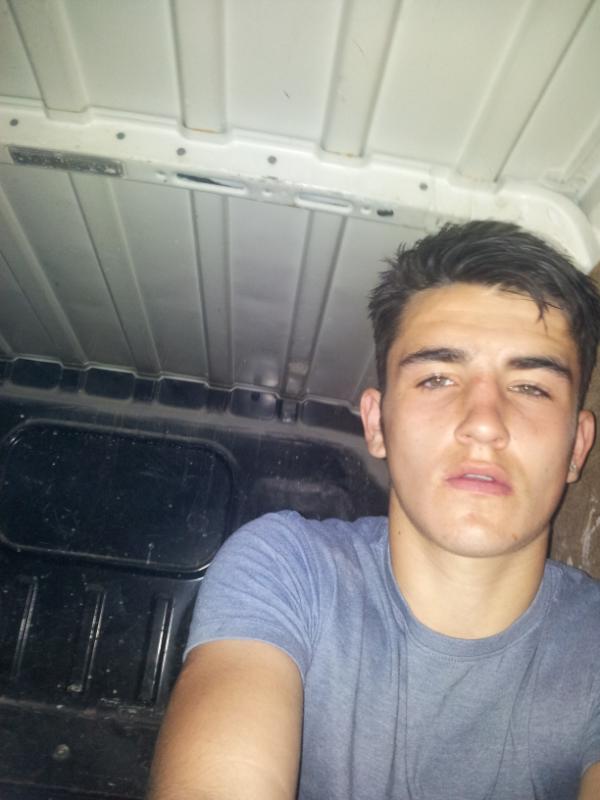hosky5's tweet image. going to work in a back of a van and its pitch black , cant see fuck all #flyingobjects