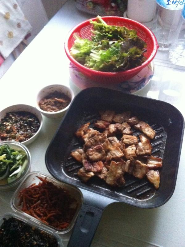 designerno's tweet image. #campingdang 텃밭에서 수확한(7번째) 상추.. 삼겹을 곁들여야겠죠 ?  ㅎㅎ