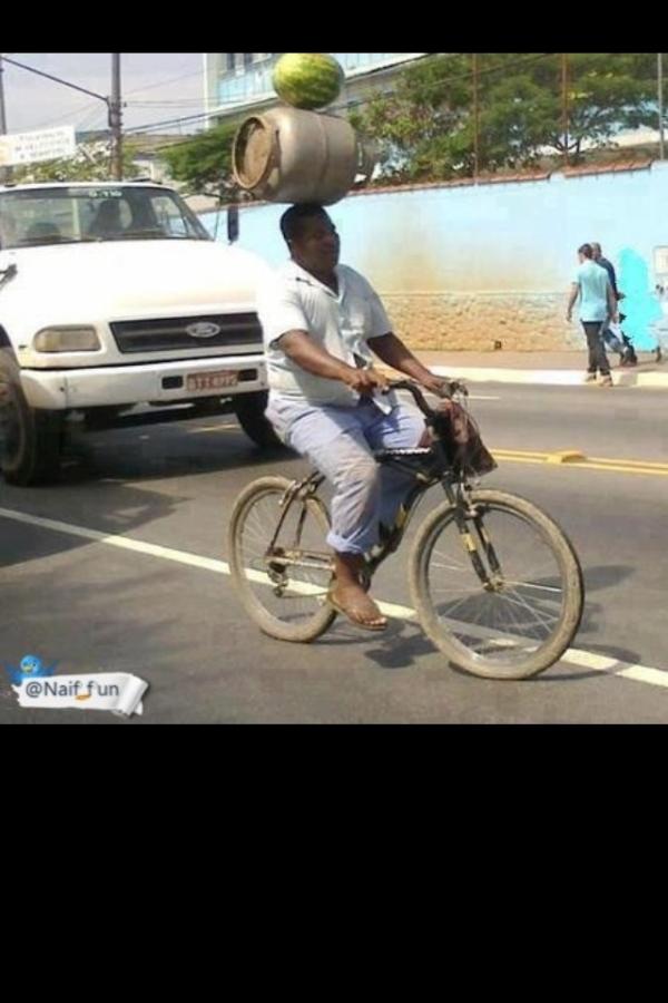 7arajar's tweet image. اسطوانة الغاز و قلنا تمشي 
الي فوق الاسطوانه شلون ثابته 

.