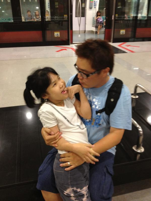 mrbrown's tweet photo. We found Faith at Telok Blangah Station! Thank you all for your help! http://t.co/EjOFcCMs