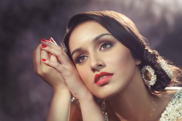 ShraddhaKapoor's tweet photo. From this months Beauty shoot for Marie Claire! New month, new twitter DP? :) http://t.co/GwyzPENO