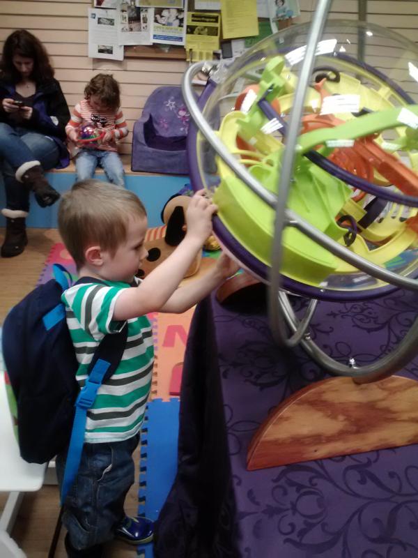 PerplexusTour's tweet image. This little guy is a pro at the Superplexus at @mbeans! #perplexustour