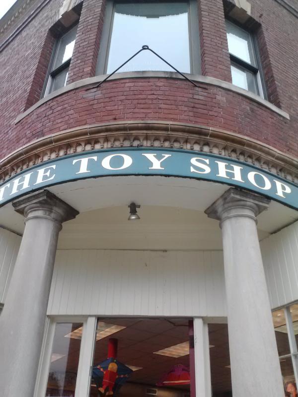 PerplexusTour's tweet image. We are at the oldest toystore in the country, The Toy Shop of Concord!  #concord #perplexustour