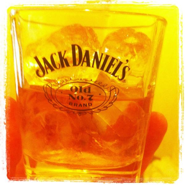 rossi_NE63's tweet image. My only pal #sadtimes #whatamidoingwithmylife #needsomefun