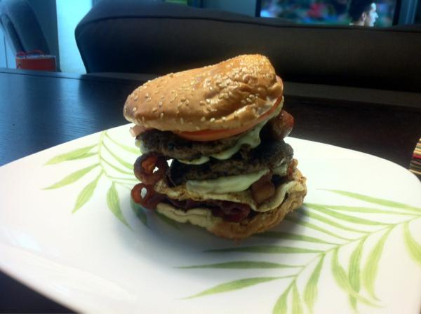 memon_ammar's tweet photo. The whole truck from alley burger! I'll be sweating after this! http://t.co/PWuEnbXz