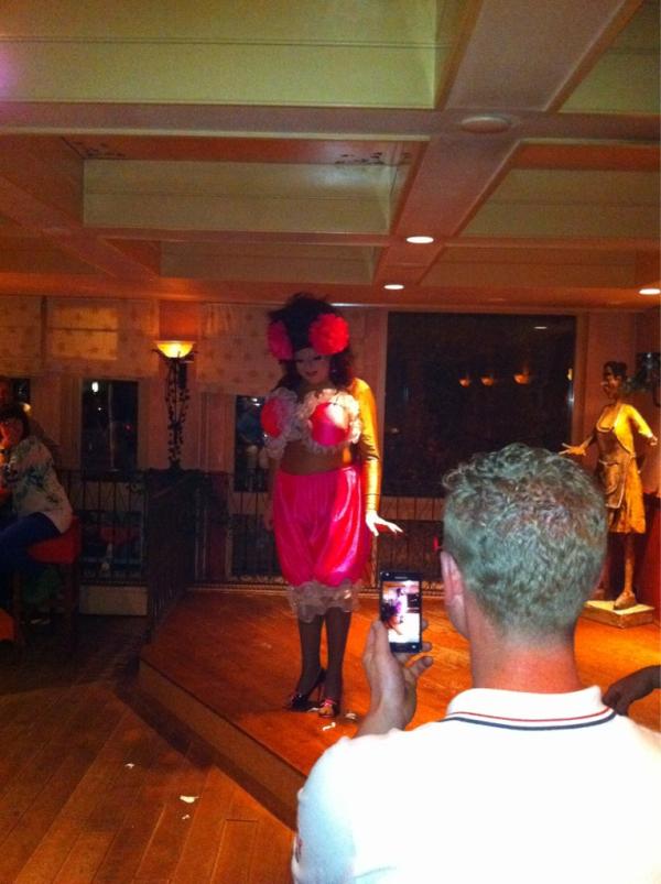 BusselVan's tweet photo. Marcel jullie ook zo in de Ruchte?? http://t.co/2X4bv6CX