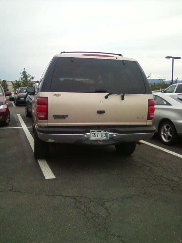 SpringsDrivers's tweet image. Some people really shouldn't own SUVs. How inconsiderate. #idiot #baddriver #badparkingjob #inconsiderate #