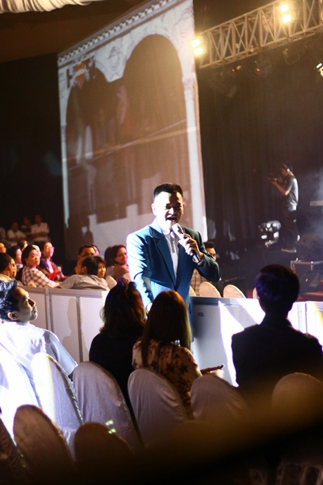 'Unyu' RT <a href="/devimaula/">DeviMaula</a>: massssss <a href="/HediYunus/">Hedi Yunus</a> <a href="/konserHATIsmg/">apostrophe</a> @KahitnaFull