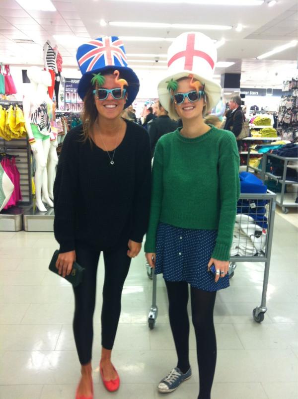 Anna__Ferguson's tweet photo. A day at the shops with ken and boris @jemmasb @pjames55 http://t.co/EiCWANbV