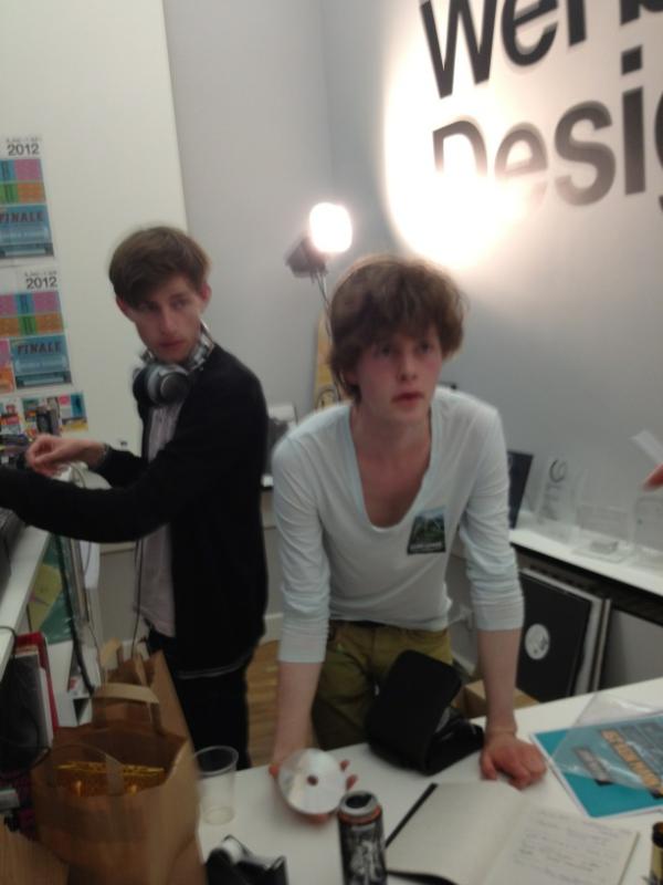 herrenbude's tweet photo. Thank you Dorfjungs for the ace DJ-Set @ Hässliches hat heute Hausverbot! http://t.co/9rFvcLl7