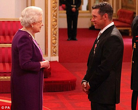 WilbursWorld's tweet photo. @WestwoodLee

My favourite picture of her Majesty! http://t.co/3WqTZl2q