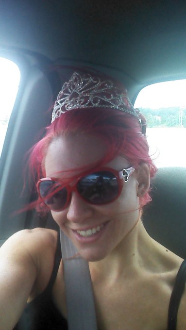 Driving home in style!!! #sograteful http://t.co/CO7YXWqh<a href="/tag/sograteful"class="tags">#sograteful</a>