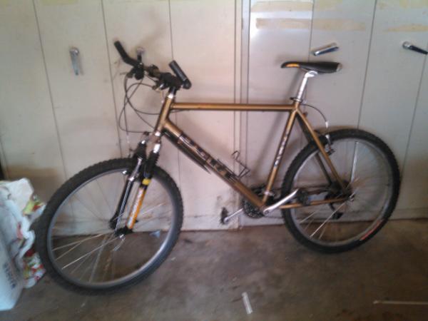 Menkos's tweet photo. ik ga nog eens sportief worden http://t.co/EA9wX4Mr