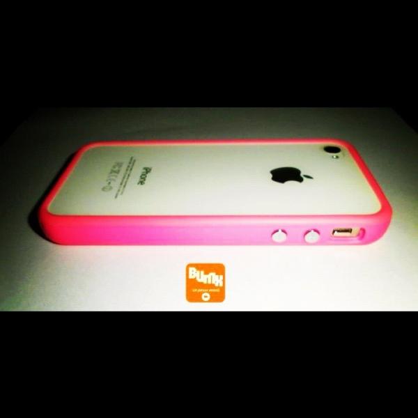 Ecco il tuo iPhone 4 / 4s con il nostro bumper rosa... BUMX! #unpassoavanti!!