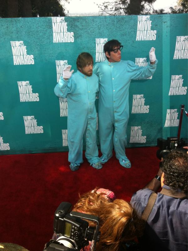 MTVnotes's tweet image. #MovieAwards Red Carpet:The Black Keys are here aaand they're terrifyingly awesome.