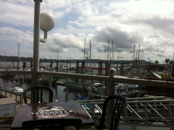 lighthousebandp's tweet image. Sun is shining downtown #nanaimo Bring some friends and join us for brunch on the patio!