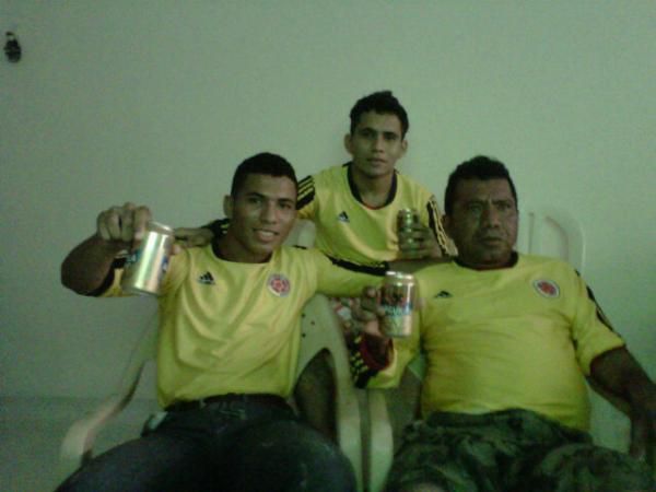 kevinmart17's tweet image. Despues de esta victoria son buenas unas merecidas cervezas! #atomar