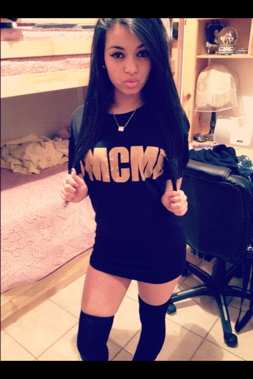 NikesBabyy's tweet photo. koolin it #_** http://t.co/ECnKDzYh