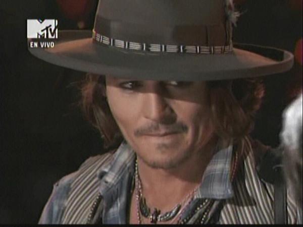 Johnny_Deapp's tweet photo. Johnny Depp sendo homenageado no #MTVMovieAwards! http://t.co/NkdSOxt5