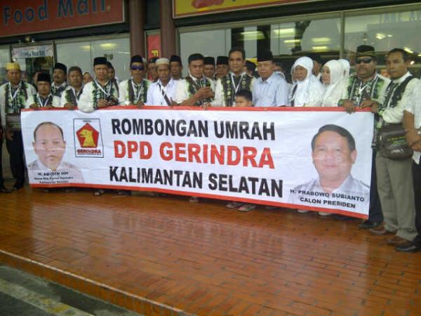 Rombongan Umroh bersama DPD <a href="/Gerindra/">Partai Gerindra</a> Kalimantan Selatan , Kepala Desa, Petani dan Nelayan KALSEL cc: <a href="/Prabowo08/">Prabowo</a>